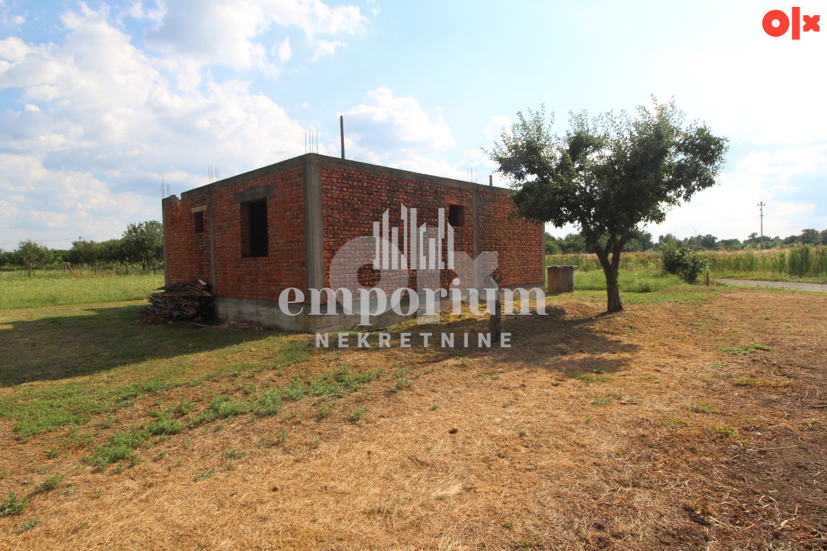Nedovršena kuća sa placem od 2.868 m2 u Pelagićevu ID: 2744/EN 4