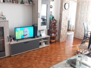 TROSOBAN STAN BORIK PRVI SPRAT 89m2 DVA BALKONA TOP LOKACIJA photo 1