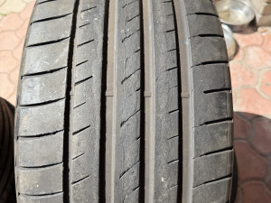 Prodajem 2 gume 255/30/20 Firestone 2024.g