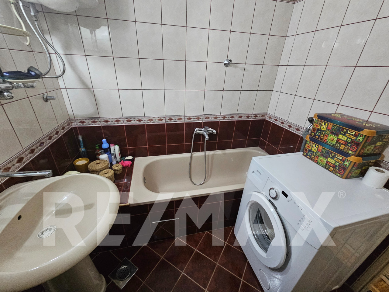 Komforan namješten dvosoban stan na Starčevici 12