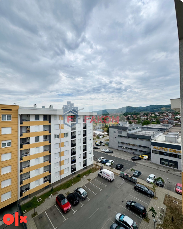 Iznajmljuje se namješten trosoban stan u naselju City Block 17