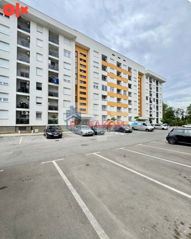 Iznajmljuje se namješten trosoban stan u naselju City Block 19