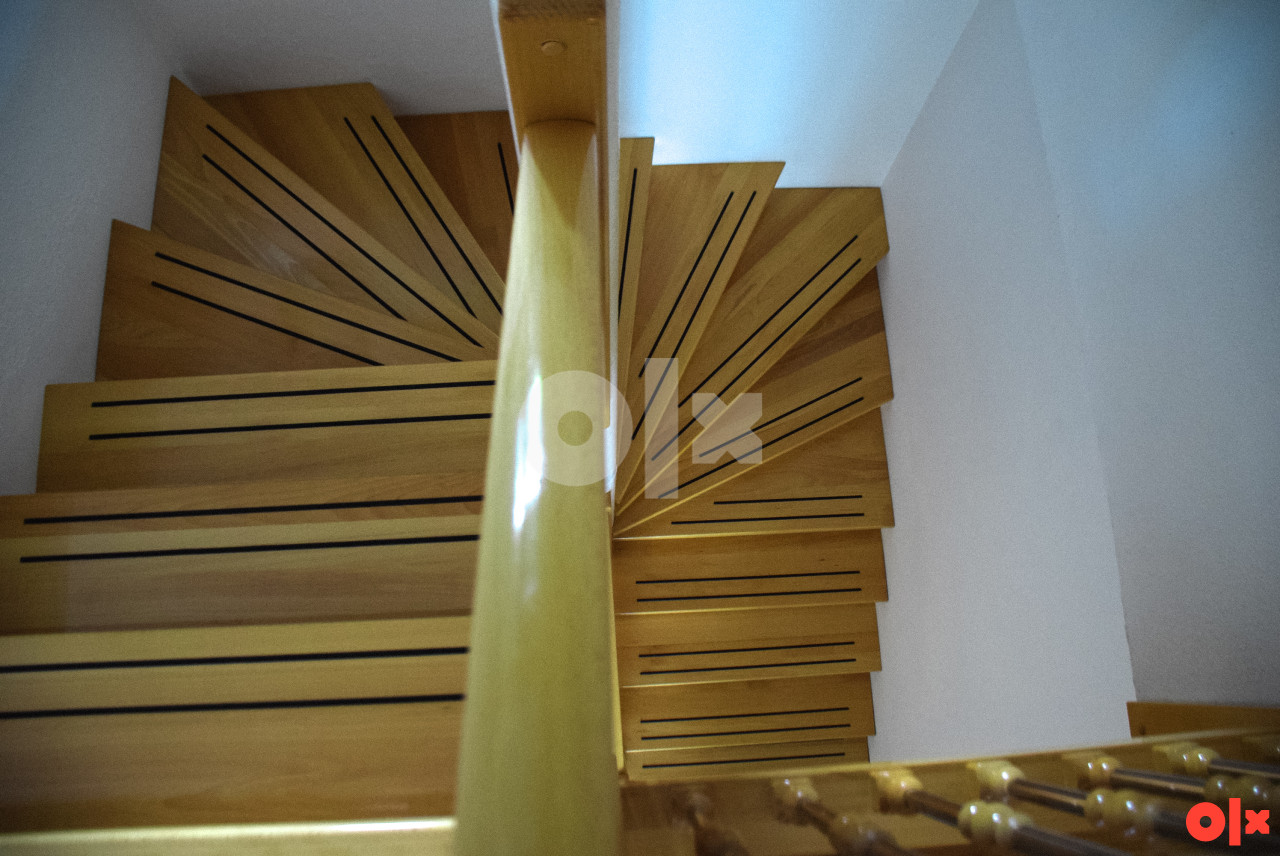 Namještena kuća 300 m2 na prodaju 18