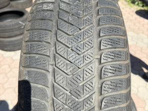 Prodajem 4 gume 225/45/17 Pirelli 300km
