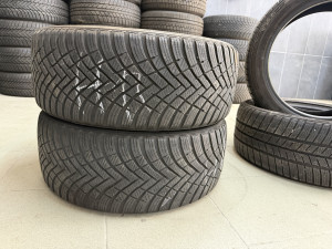 Prodajem 2 gume 225/45/17 Hankook 6mm