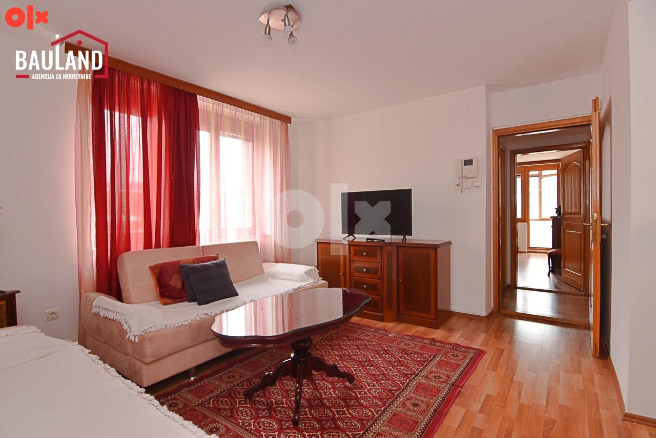 Trosoban namješten stan, 72m2 / Mejtaš, Centar 2