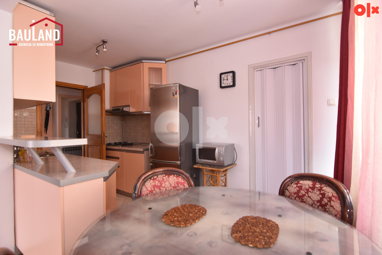 Trosoban namješten stan, 72m2 / Mejtaš, Centar 3