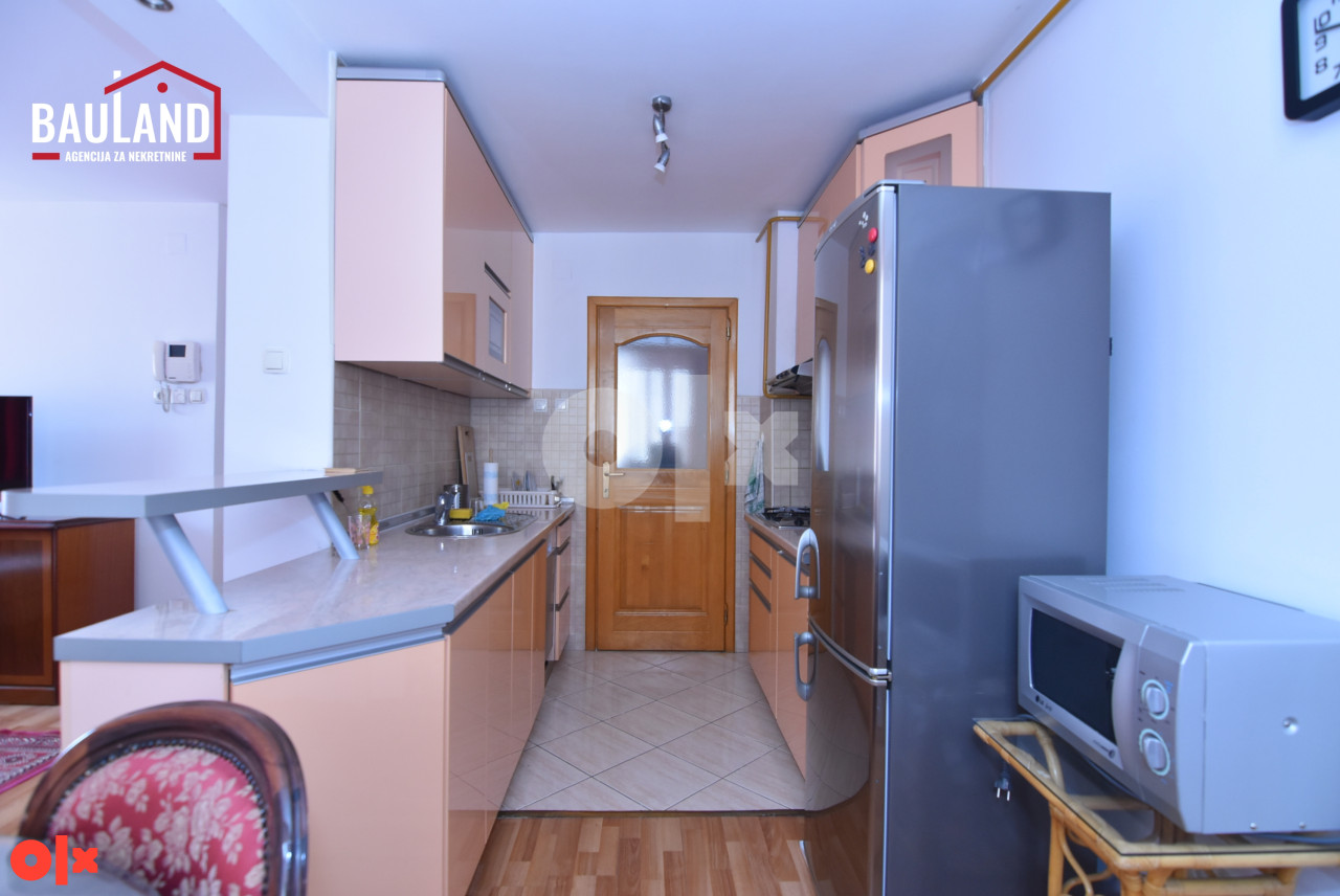 Trosoban namješten stan, 72m2 / Mejtaš, Centar 4