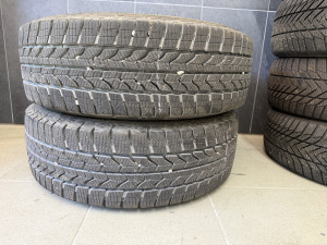 Prodajem 2 gume 215/65/16C Goodyear 2025.g