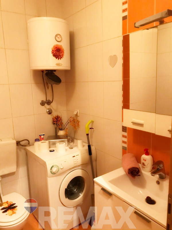 Namješten dvosoban stan 46m2, ulica Dragana Bubića, kod Tropika 7