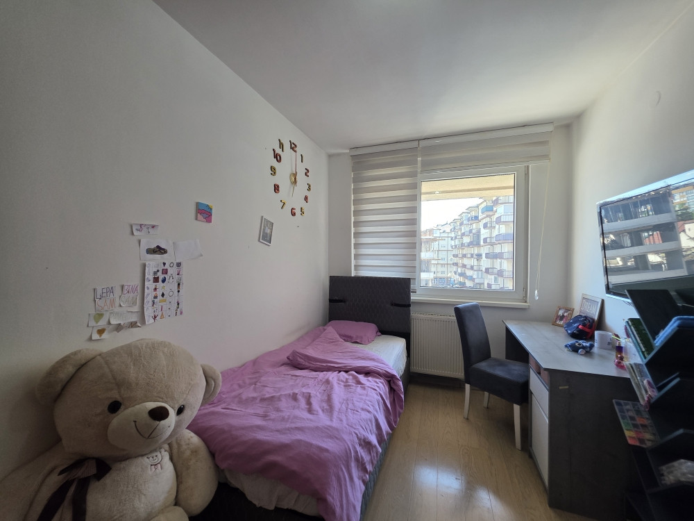 Trosoban prodaja stan Bulevar Stup 4