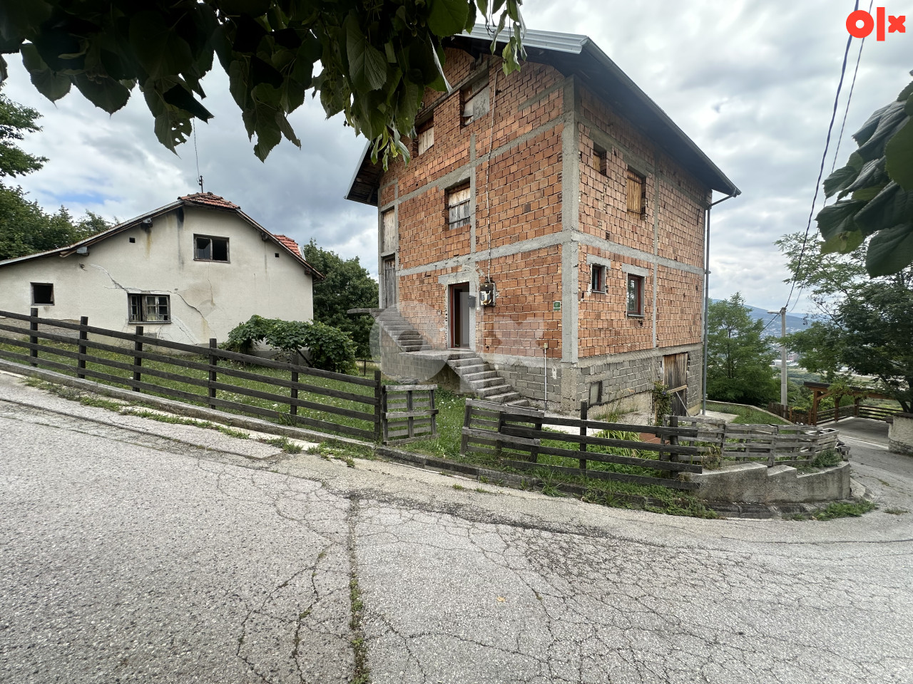 Kuća na 450 m2 okućnice, Poljine, Sarajevo 6