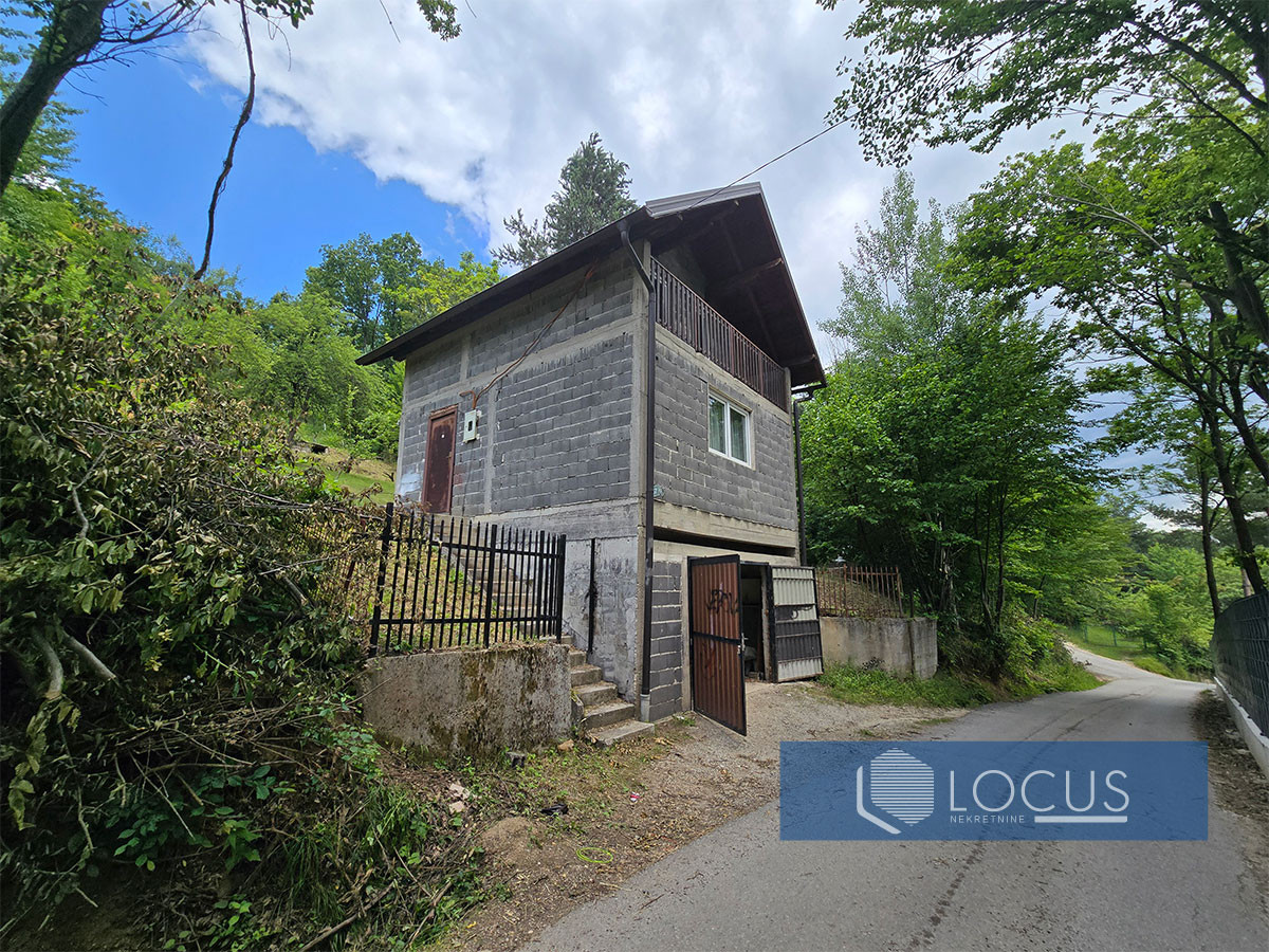 LOCUS: Vikendica na parceli 817m2, Gladno Polje, Ilidža 2