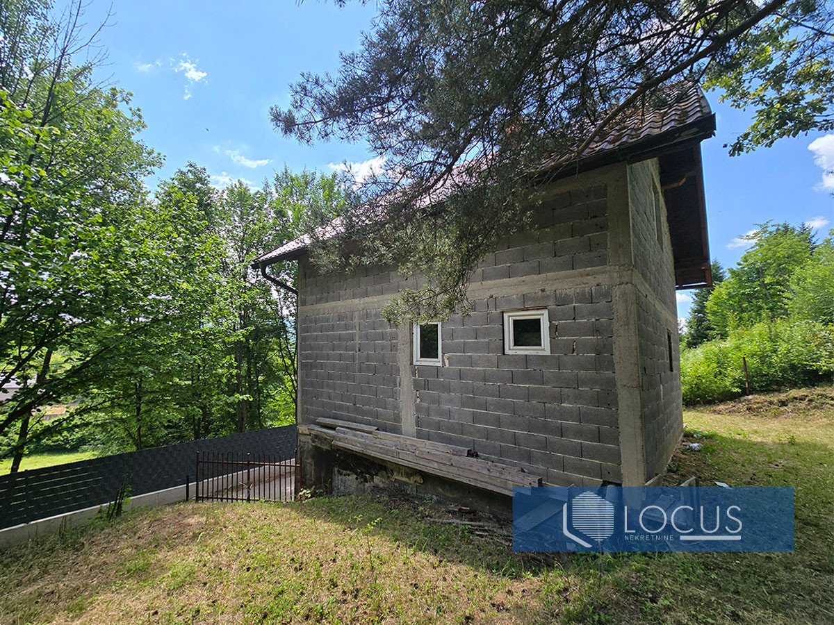 LOCUS: Vikendica na parceli 817m2, Gladno Polje, Ilidža 3