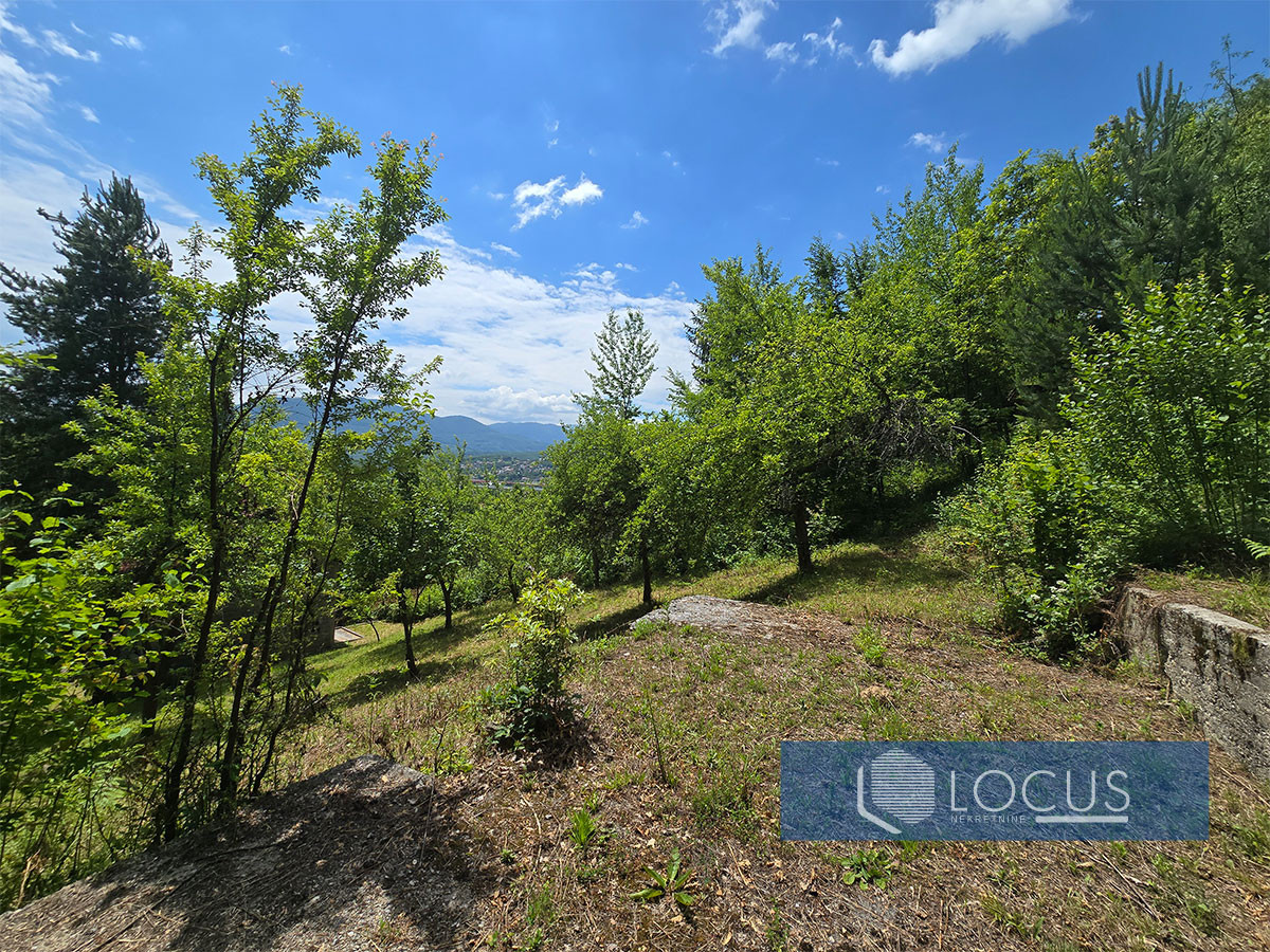 LOCUS: Vikendica na parceli 817m2, Gladno Polje, Ilidža 15