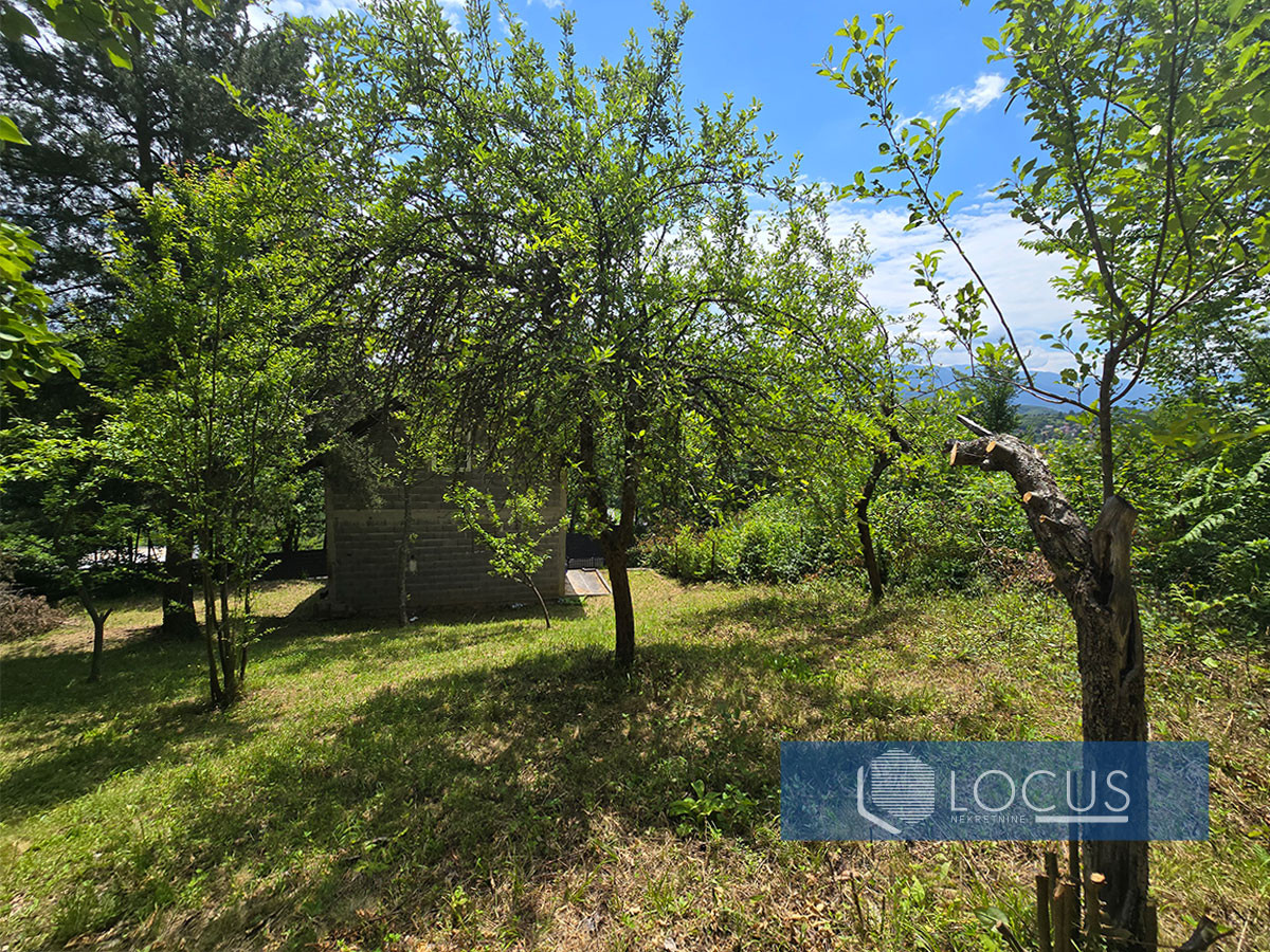 LOCUS: Vikendica na parceli 817m2, Gladno Polje, Ilidža 17