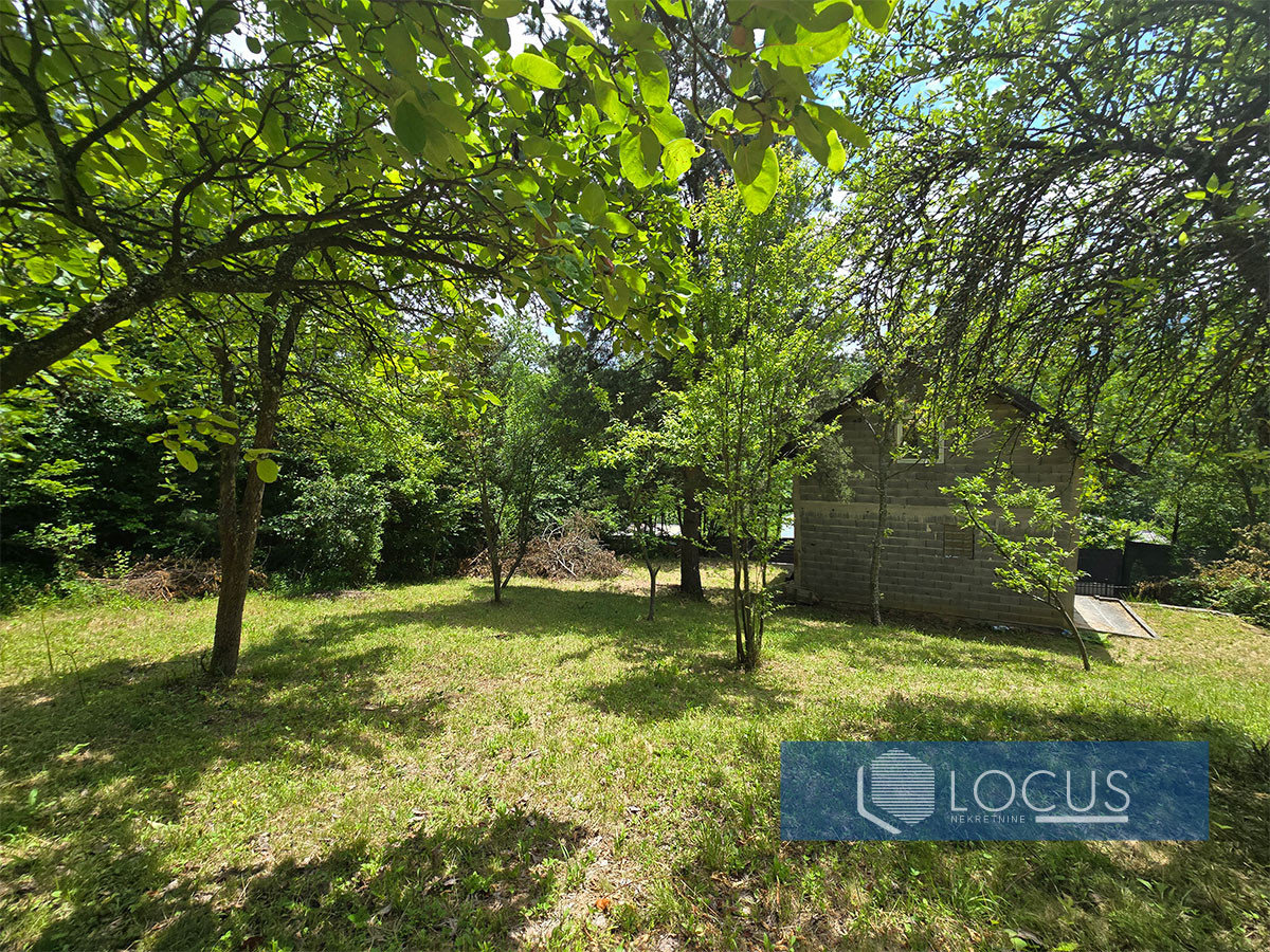 LOCUS: Vikendica na parceli 817m2, Gladno Polje, Ilidža 18