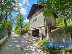 LOCUS: Vikendica na parceli 817m2, Gladno Polje, Ilidža