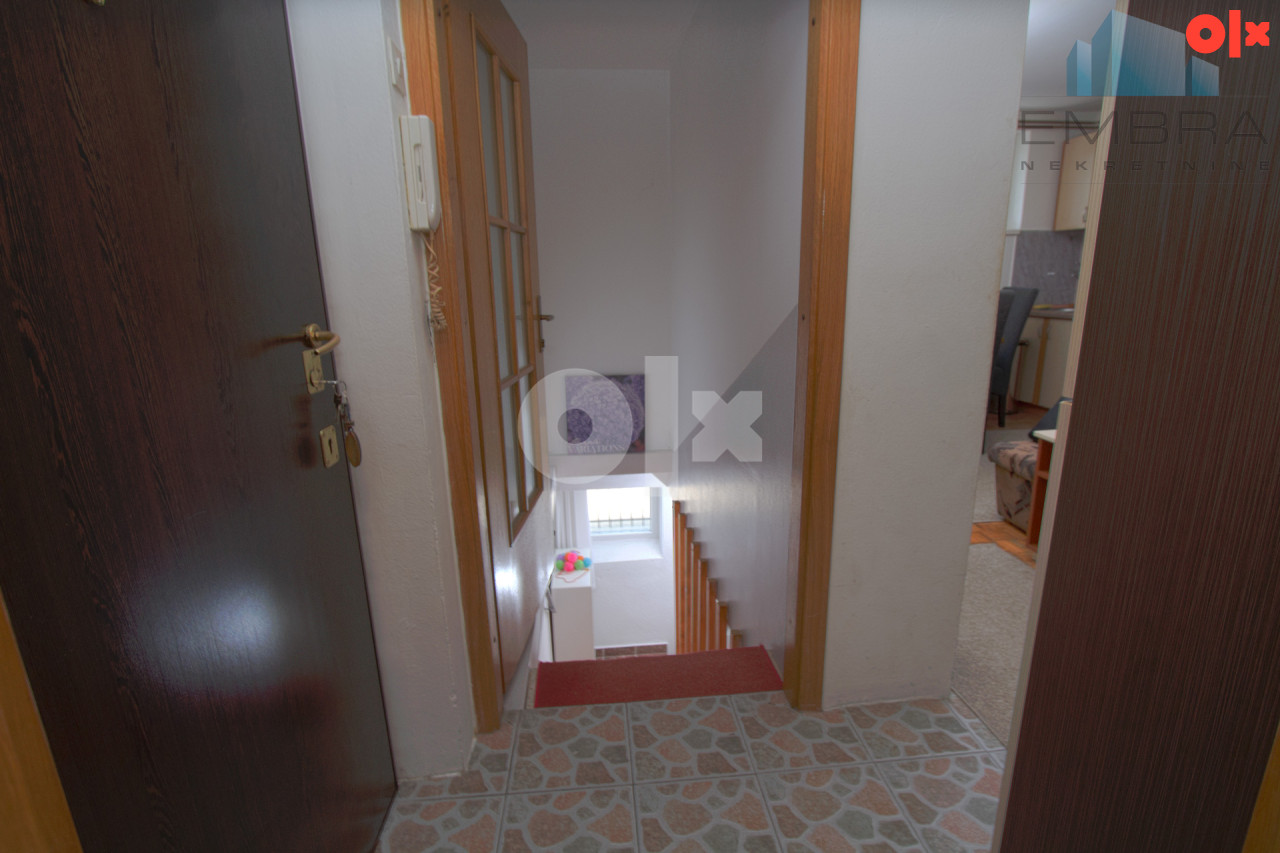 EMBRA prodaje: Četverosoban stan, Bistrik, Hrvatin, Stari grad. 9