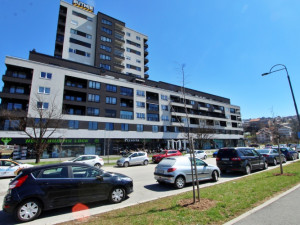 Komforan trosoban stan, Otoka, Meandar