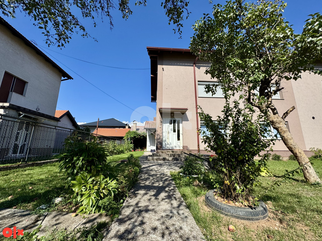 KUĆA SA 3 STANA 350m2 I ZEMLJIŠTEM 800m2 - ILIDŽA 7