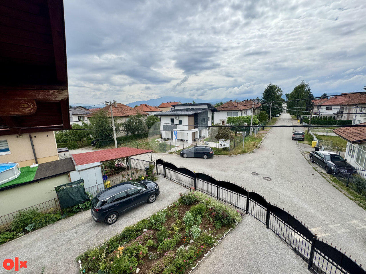 KUĆA SA 3 STANA 350m2 I ZEMLJIŠTEM 800m2 - ILIDŽA 22