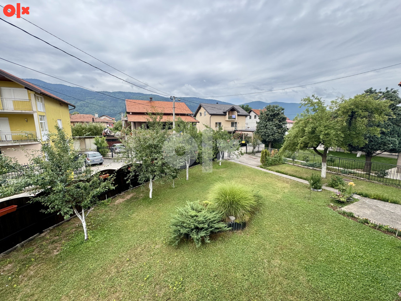 KUĆA SA 3 STANA 350m2 I ZEMLJIŠTEM 800m2 - ILIDŽA 23