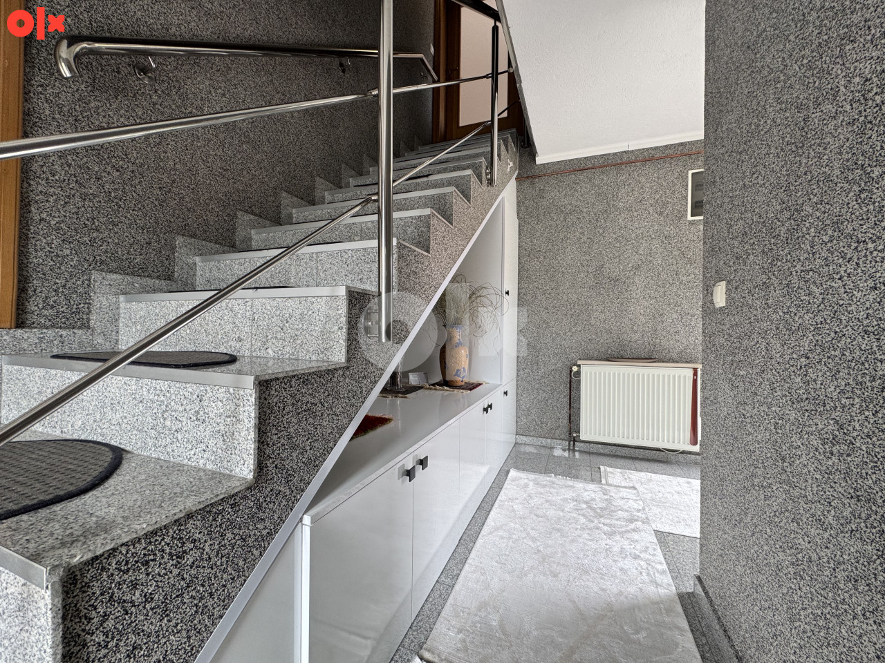 KUĆA SA 3 STANA 350m2 I ZEMLJIŠTEM 800m2 - ILIDŽA 19