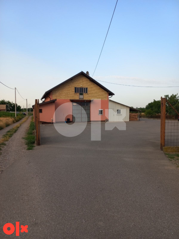 Poslovni objekat sa skladistem i zemljistem 6126m2
