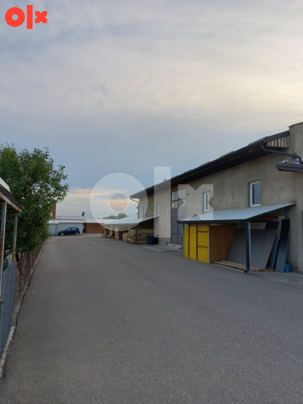 Poslovni objekat sa skladistem i zemljistem 6126m2 6