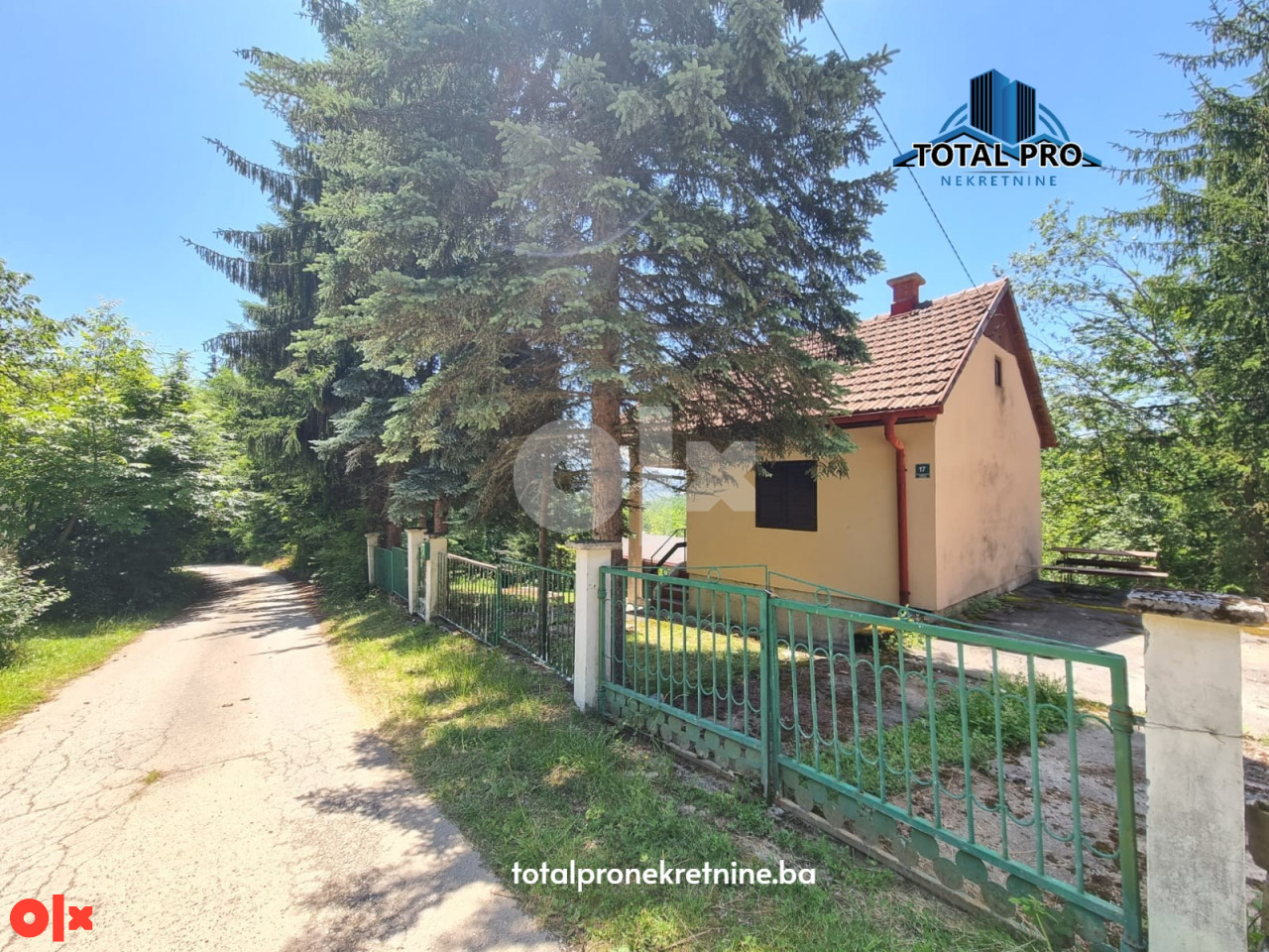 TOTAL PRO / Vikendica sa zemljištem 770 m2 / Gornje Vlakovo 24