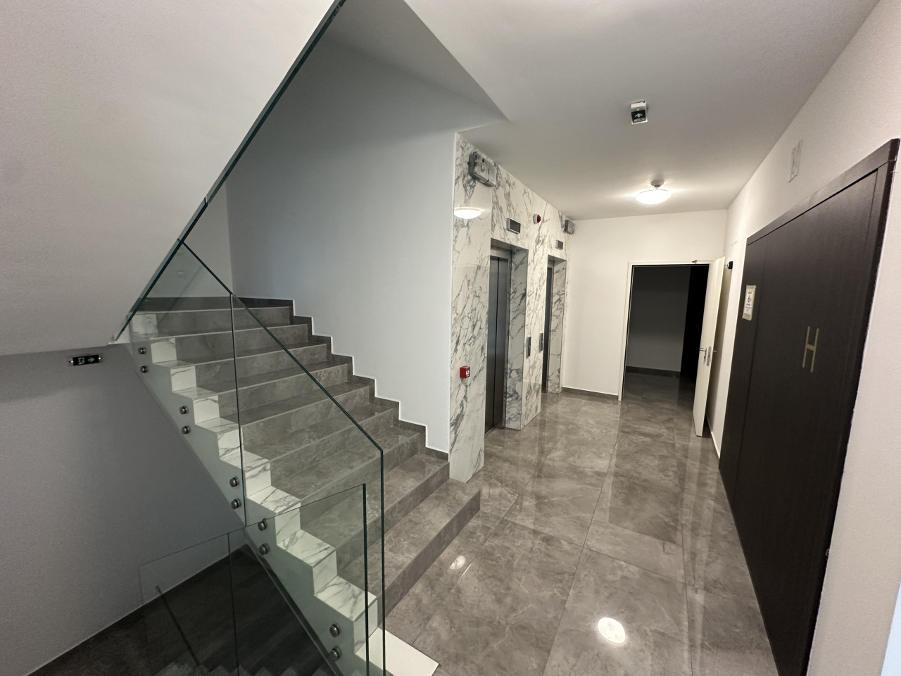 Nov trosoban stan u kompleksu Grand Trade - 83 m2 30