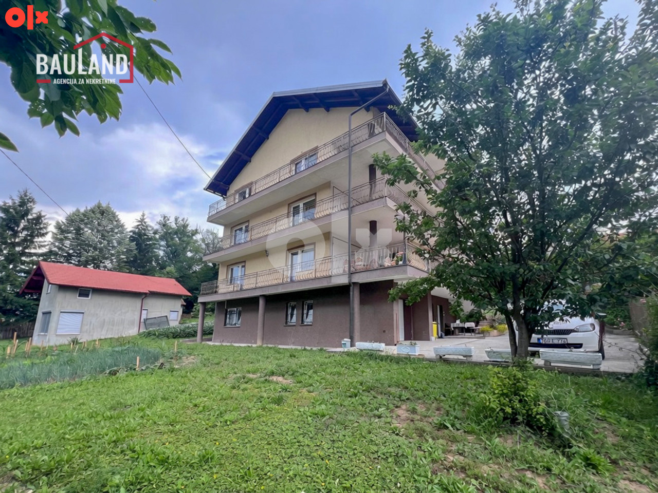 Kuća sa četiri stambene jedinice+ potkrovlje/ Vogošća 9