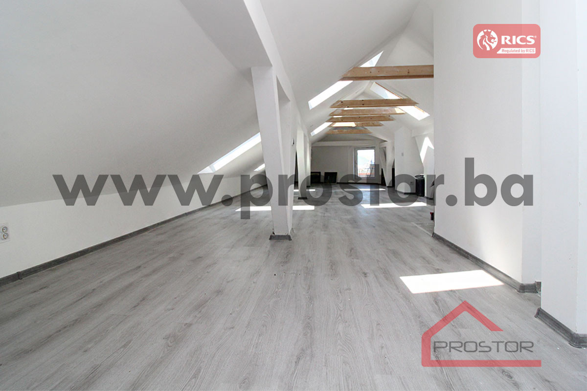 PROSTOR prodaje: adaptiran stan, 140m2, Stari Grad