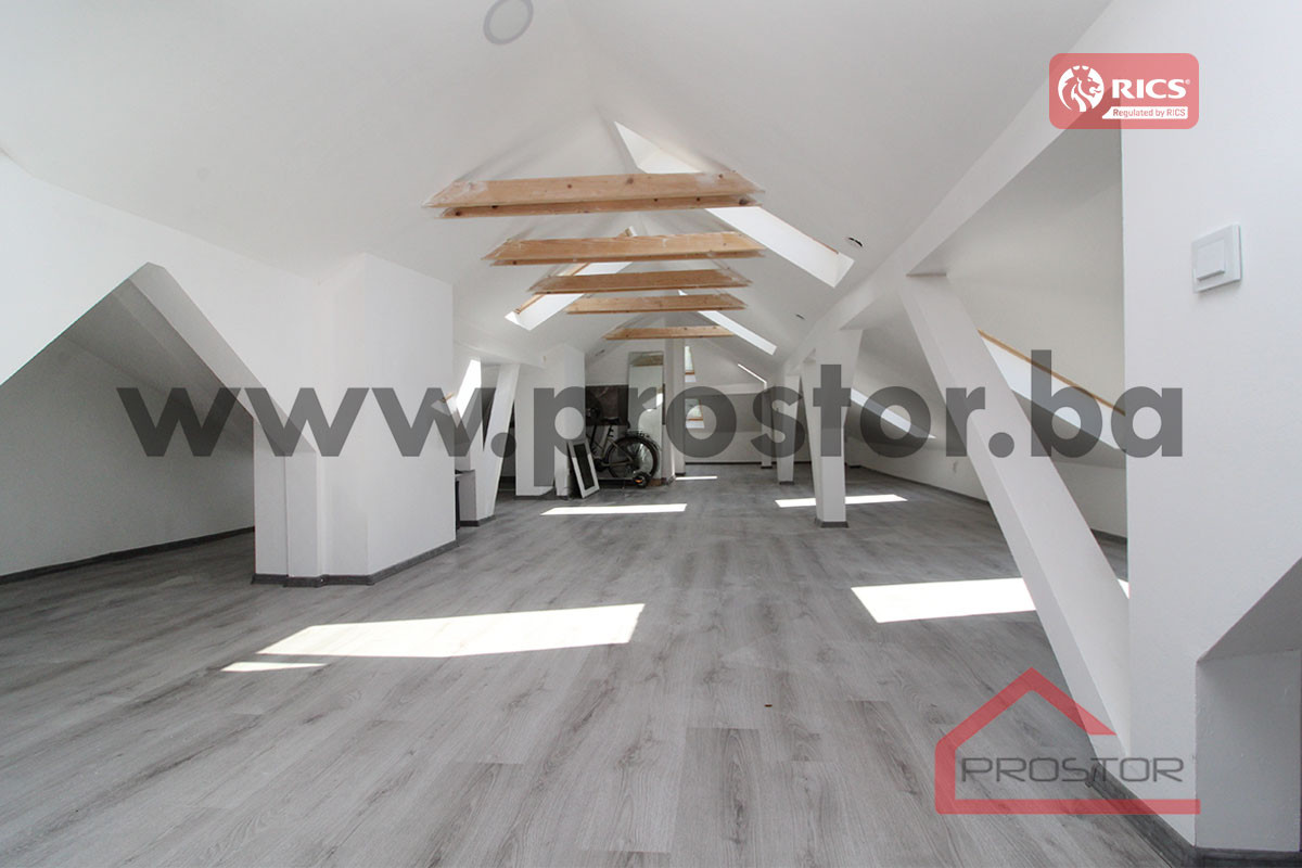 PROSTOR prodaje: adaptiran stan, 140m2, Stari Grad 2