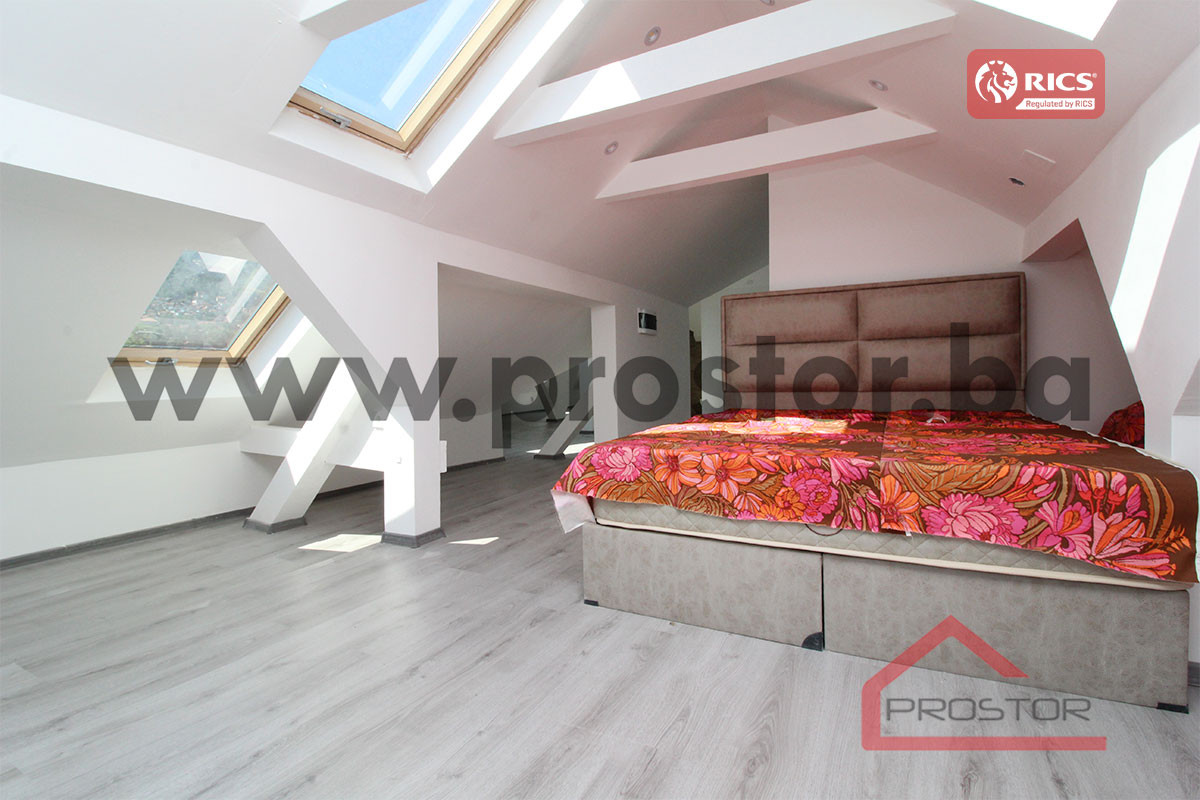 PROSTOR prodaje: adaptiran stan, 140m2, Stari Grad 5