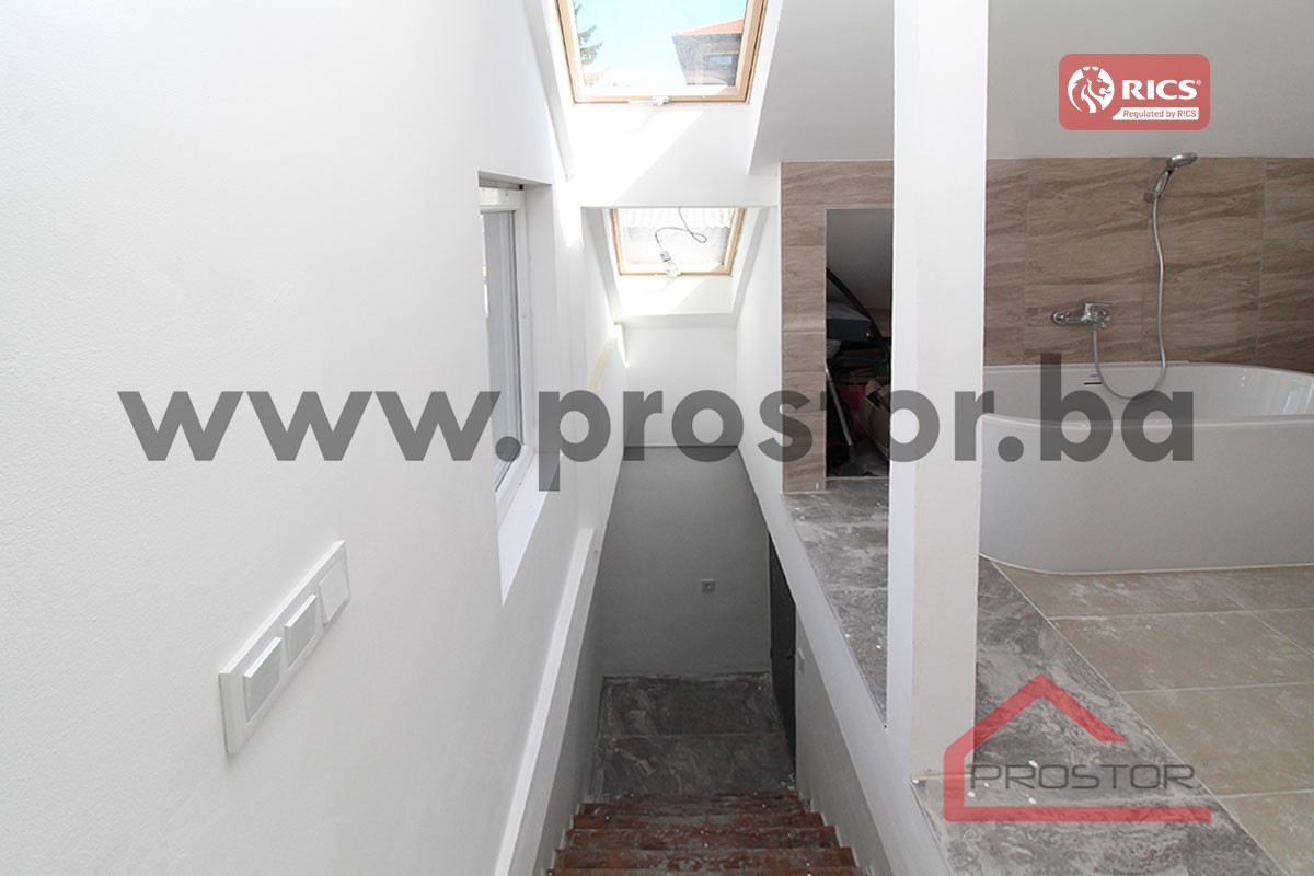 PROSTOR prodaje: adaptiran stan, 140m2, Stari Grad 8