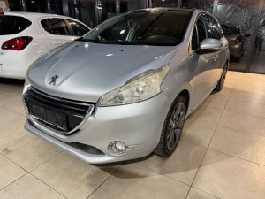 PEUGEOT 208 1.6 HDI, 2015 GOD, PANORAMA, NAVIGACIJA