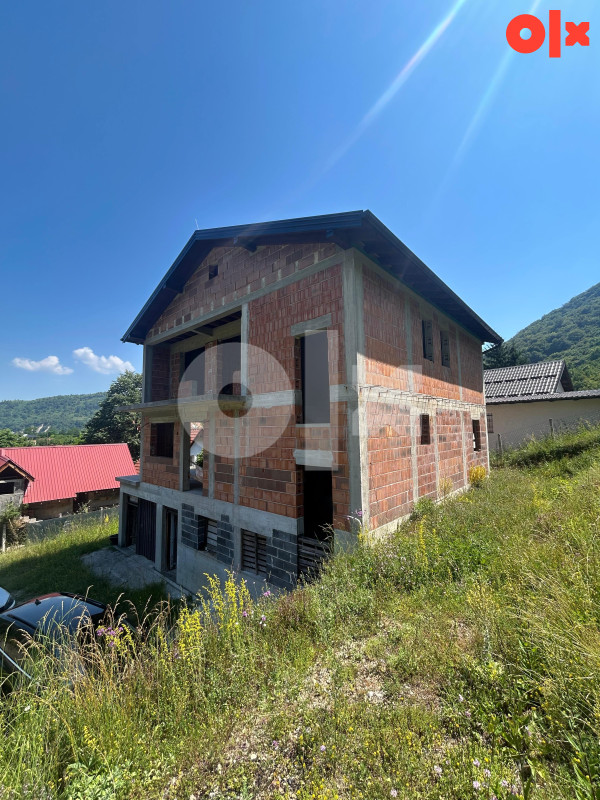 PRODAJA KUCE 320 m2 (roh-bau) - 641 m2 zemljista - ZBILJE VISOKO 4