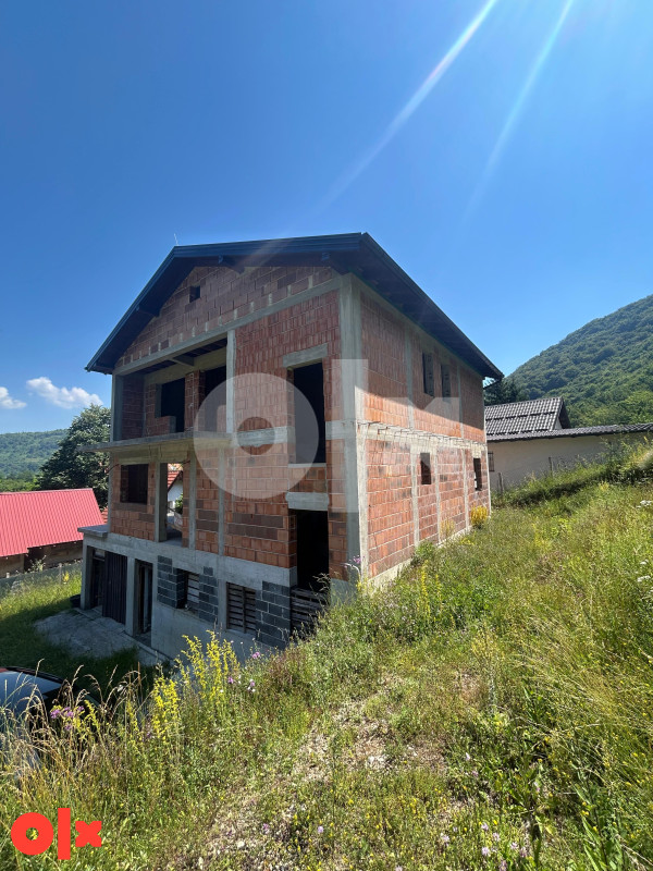 PRODAJA KUCE 320 m2 (roh-bau) - 641 m2 zemljista - ZBILJE VISOKO 6