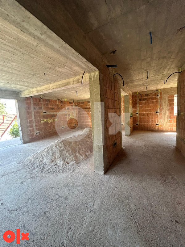 PRODAJA KUCE 320 m2 (roh-bau) - 641 m2 zemljista - ZBILJE VISOKO 9
