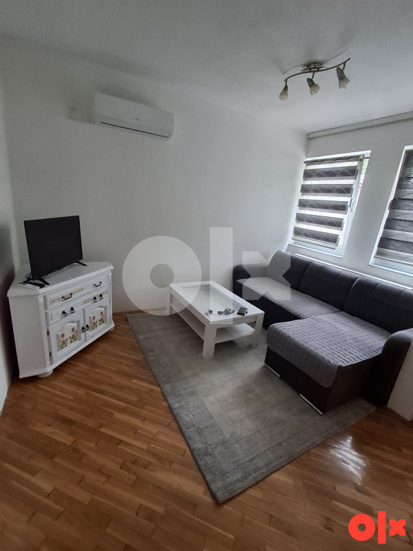 Dva stana garsonjera 20m2 i dvosoban 40m2 Maglaj 061 104 562
