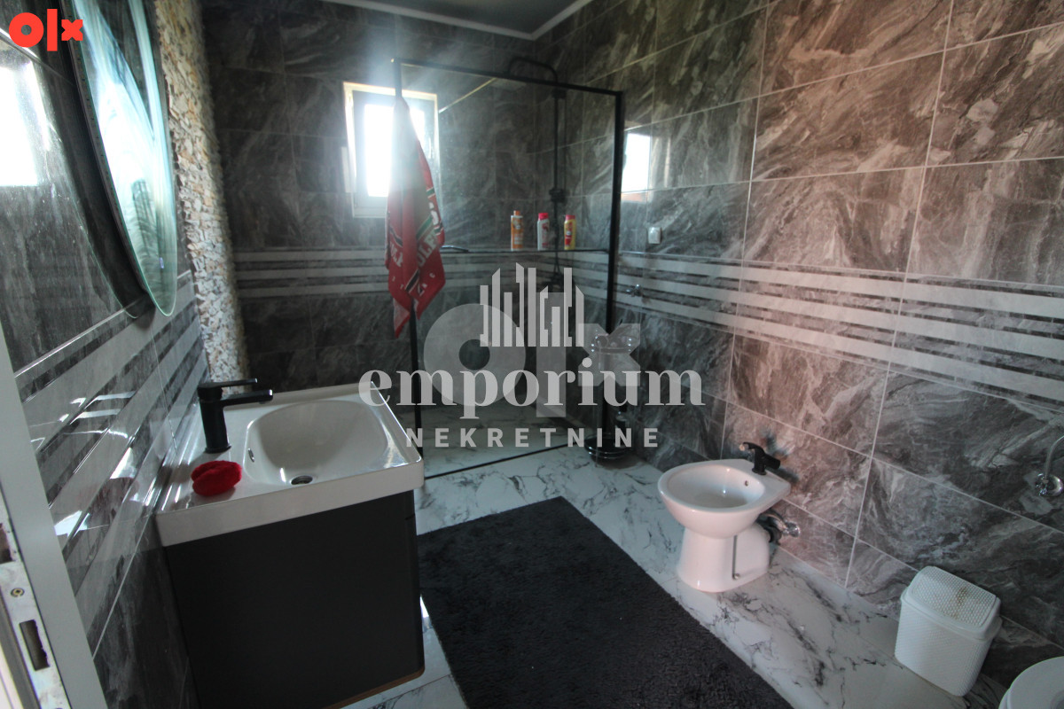 Moderna kuća površine 200 m2 na parceli od 2009 m2 ID: 2745/EN 10