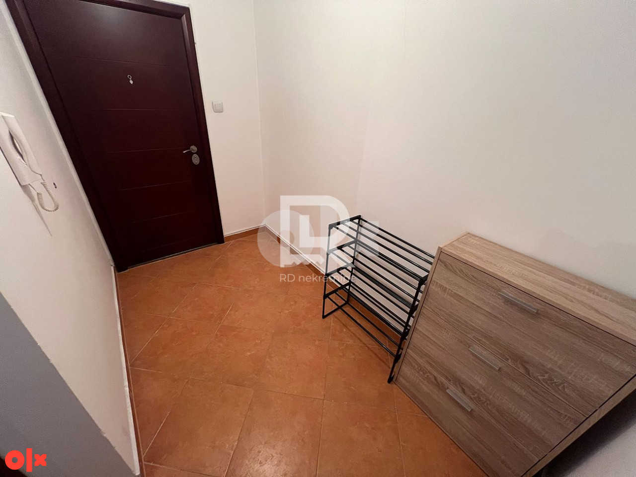 Iznajmljuje se trosoban stan 63 m2, sa garažom, Obilićevo 20