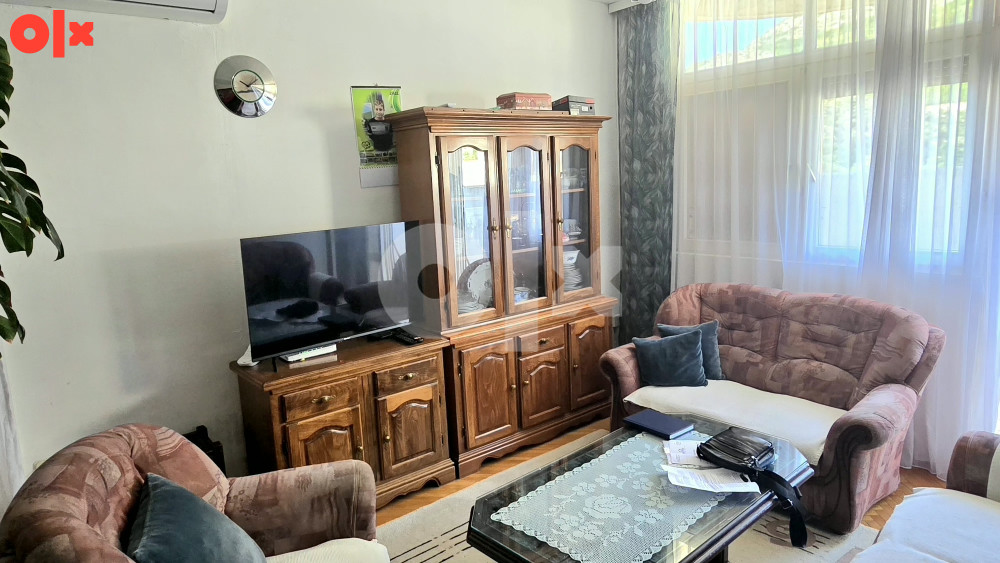 Trosoiposoban ban Stan u Mostaru Tekija