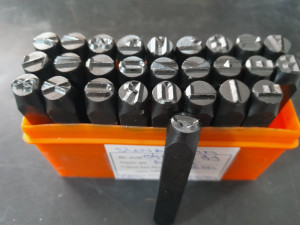 ALAT ZA UKUCAVANJE SLOVA 8mm