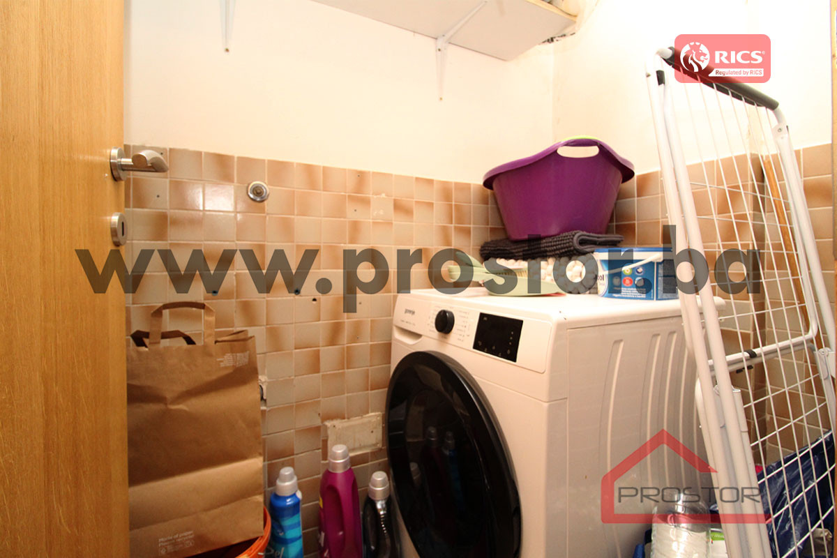 PROSTOR prodaje: Četverosoban stan sa lođom, Dobrinja 16