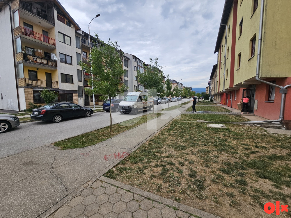 Stan Istocno Sarajevo Mladice 68 m2 RENOVIRAN