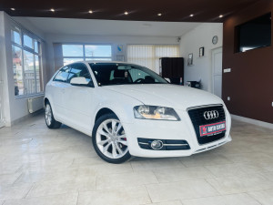 AUDI A3 1.6 TDI *STRONIC*SPORT LINE*