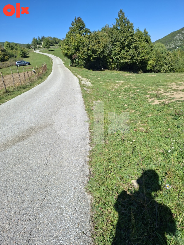 TRNOVO, BJELASNICA 6225 m2 zemlje, moze se parcelisati,061890437 3